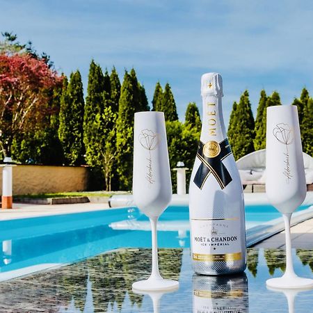 5 Sterne Centurion Ferienhaus Villa 2 Pools 86 Zoll Tv Aldersbach Екстериор снимка